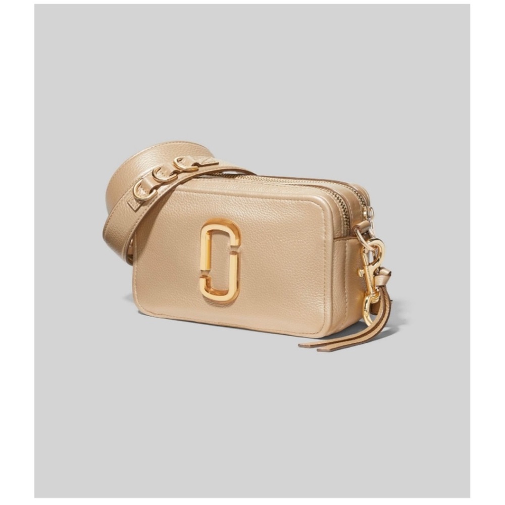 Pre LOVED. Marc Jacobs Authentic Softshot Pearlized Bag, excellent condition